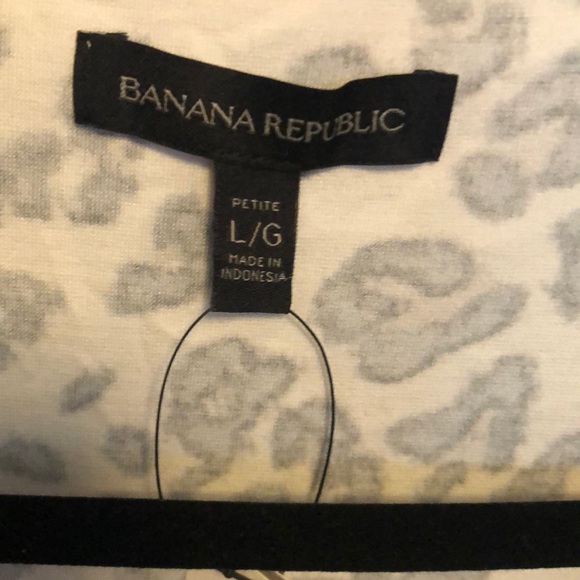 Banana Republic animal print Wrap dress - Picture 3 of 5